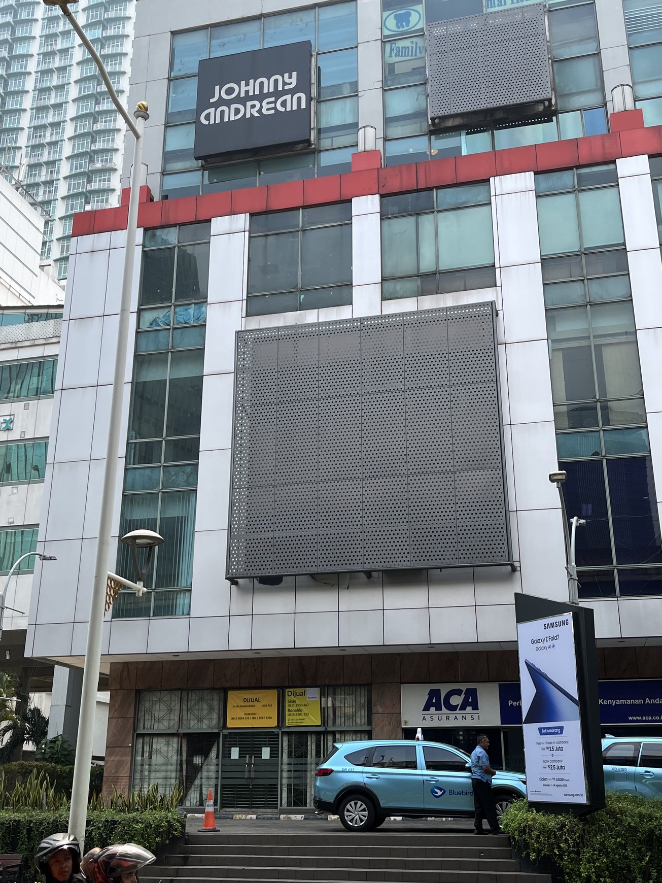 Ruang Kantor 4 Lantai  Di Mall Ambassador Kuningan Jakarta Selatan