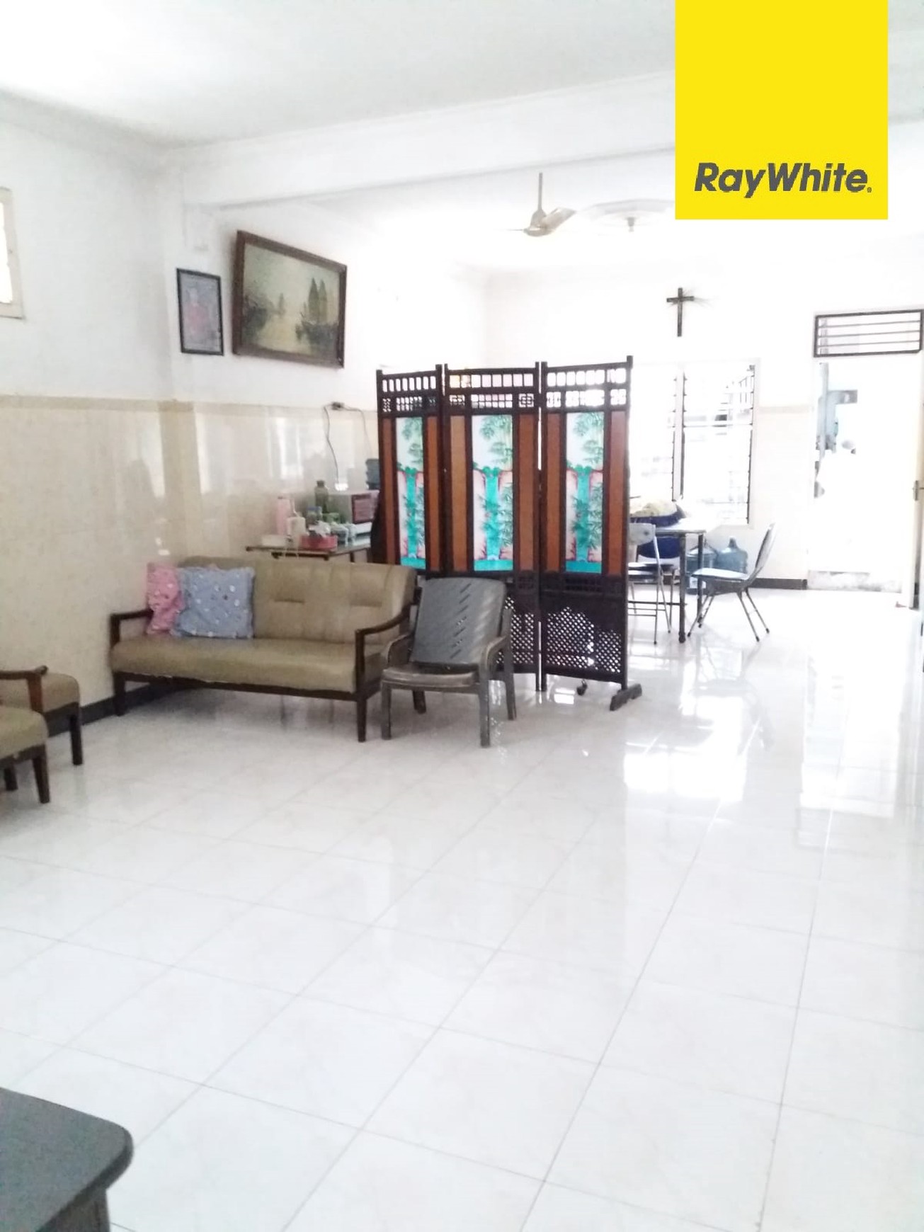 Dijual Rumah Strategis Pusat Kota di Jalan Petemon Surabaya