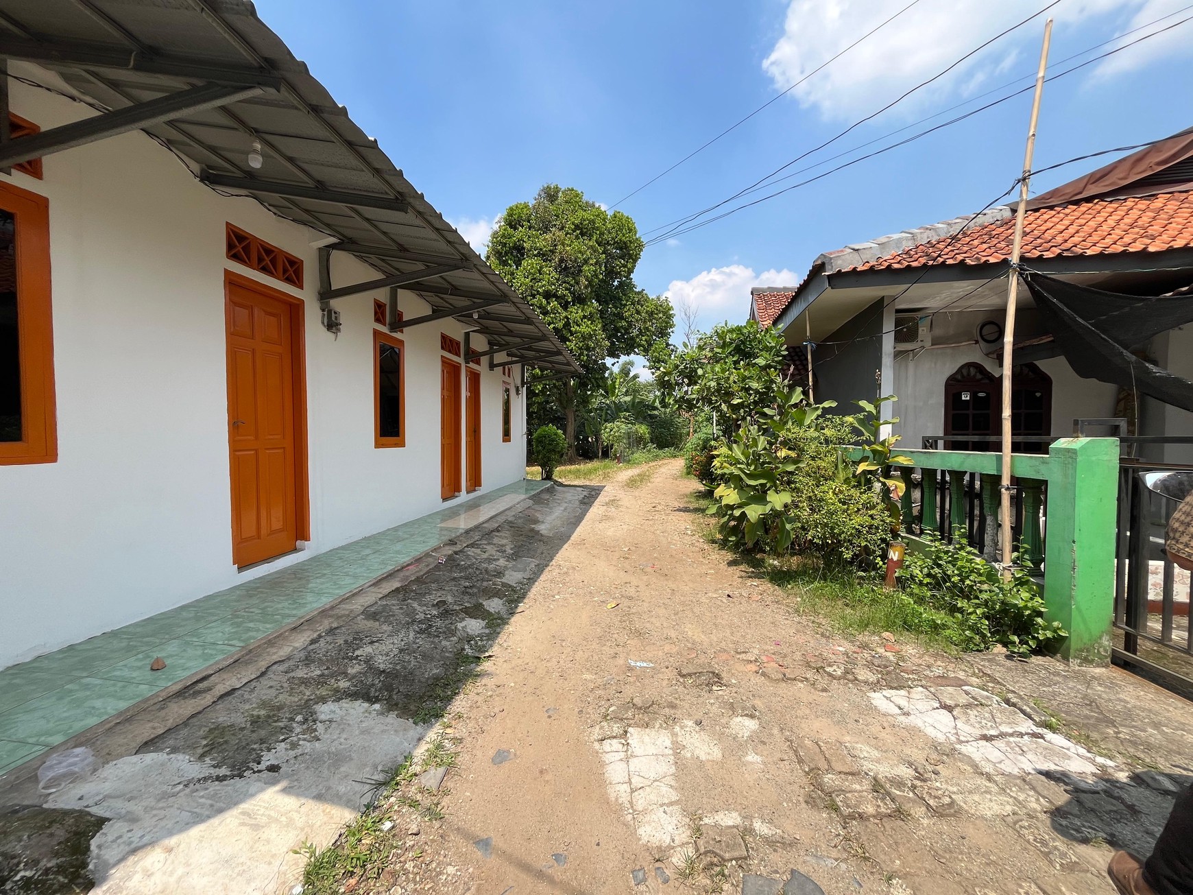 Kontrakan Siap Pakai di Jalan Utama Pamulang Lokasi Ramai dan Strategis