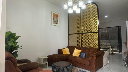Disewakan Rumah Siap Huni bergaya modern di Valencia Graha Raya