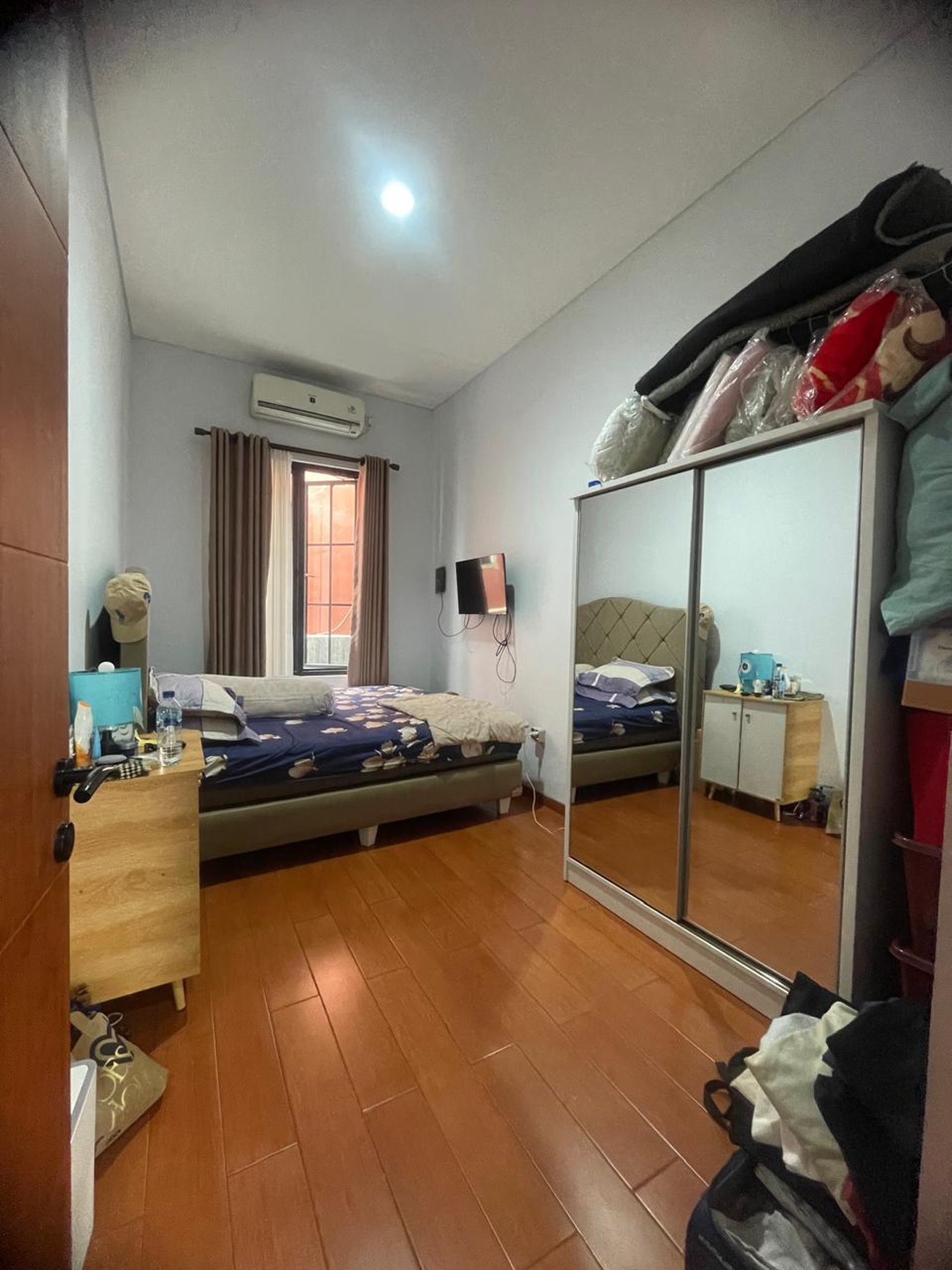 Disewakan Rumah Siap Huni bergaya modern di Valencia Graha Raya