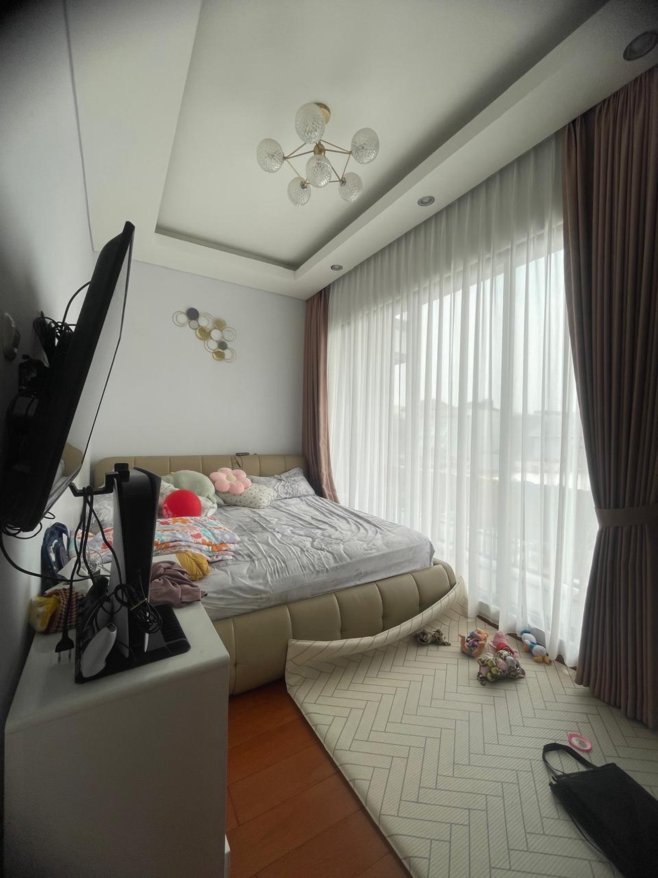 Disewakan Rumah Siap Huni bergaya modern di Valencia Graha Raya