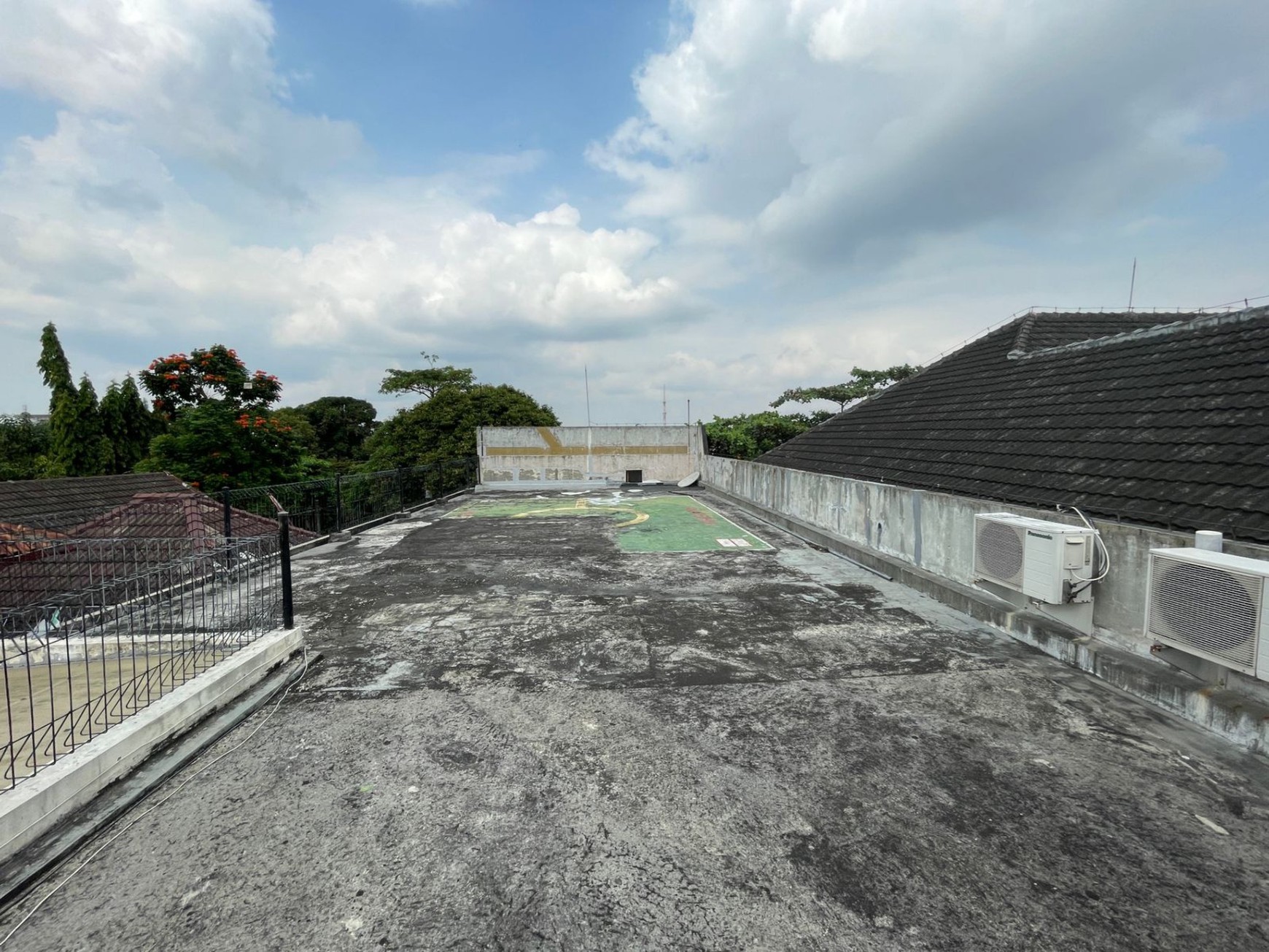 Disewakan Ruang Usaha 390 Meter Persegi Lokasi Dekat Gor Amongrogo, Baciro, Gondokusuman, Yogyakarta