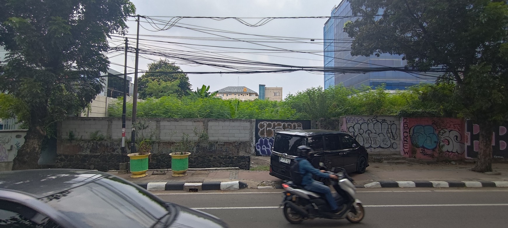 Tanah jl Pramuka Raya 753 m2 samping Toyota
