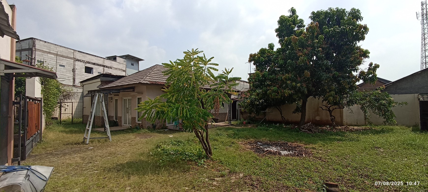 Peluang Langka - Dijual Properti Multi-Usaha dan Hunian Strategis di Jalur Komersial Utama Cileungsi