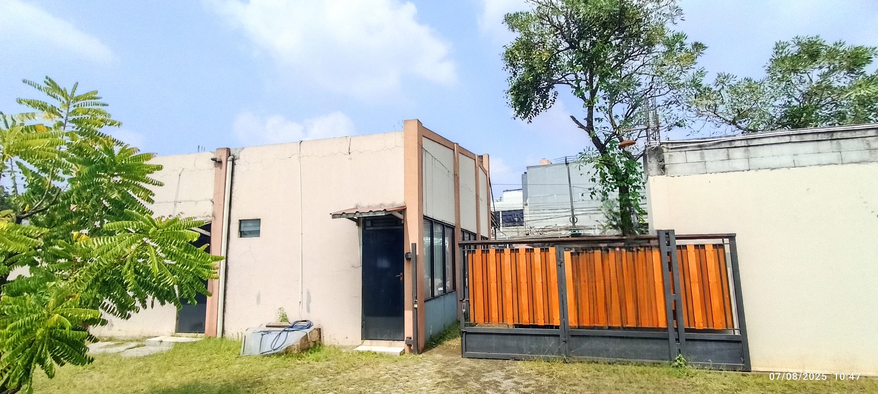 Peluang Langka - Dijual Properti Multi-Usaha dan Hunian Strategis di Jalur Komersial Utama Cileungsi