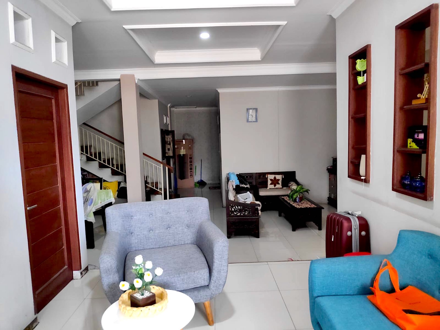 Rumah 3 Lantai Di Mekar Indah Jababeka 5 Kamar Tepi Jalan Boulevard