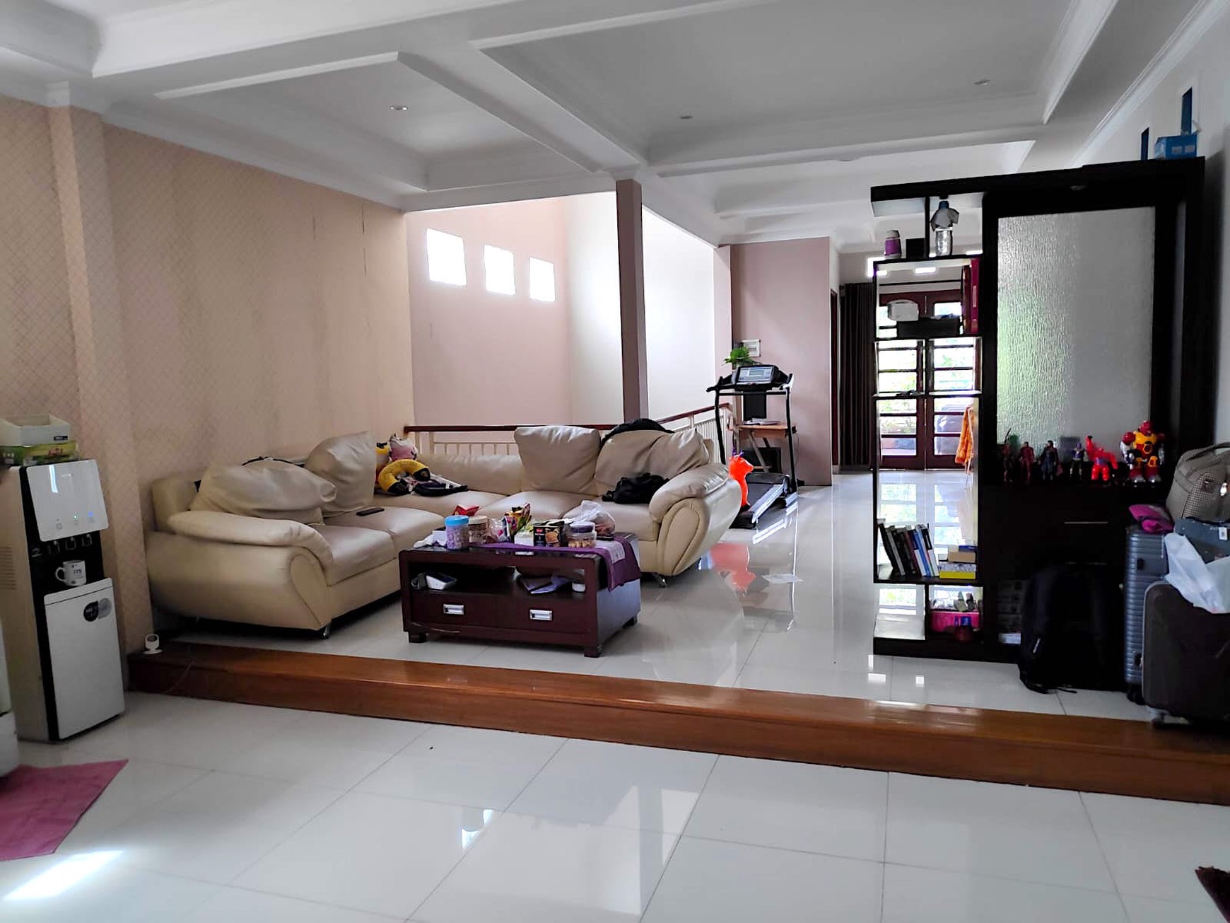 Rumah 3 Lantai Di Mekar Indah Jababeka 5 Kamar Tepi Jalan Boulevard