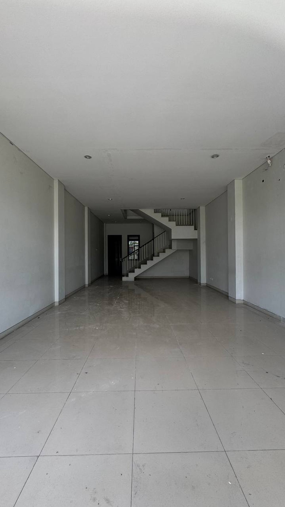 Sewa Ruko Murah dengan Lokasi Strategis di Citraland The Greenlake, Lakarsantri, Surabaya