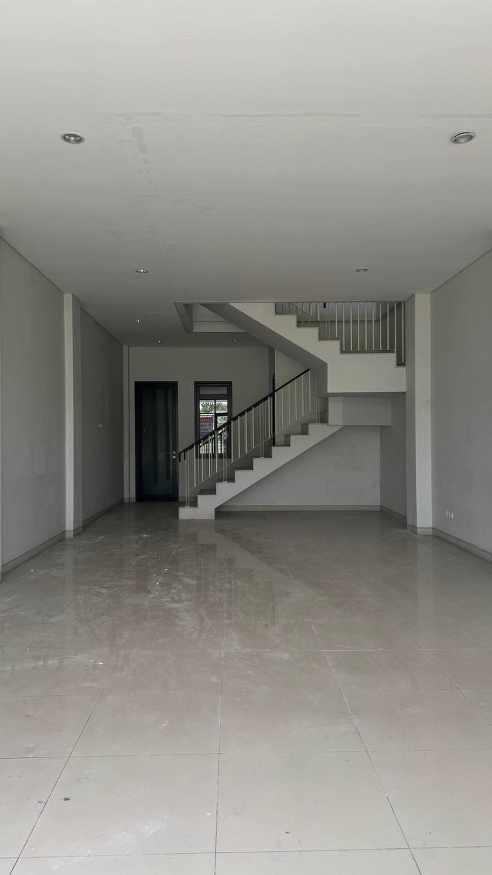 Sewa Ruko Murah dengan Lokasi Strategis di Citraland The Greenlake, Lakarsantri, Surabaya