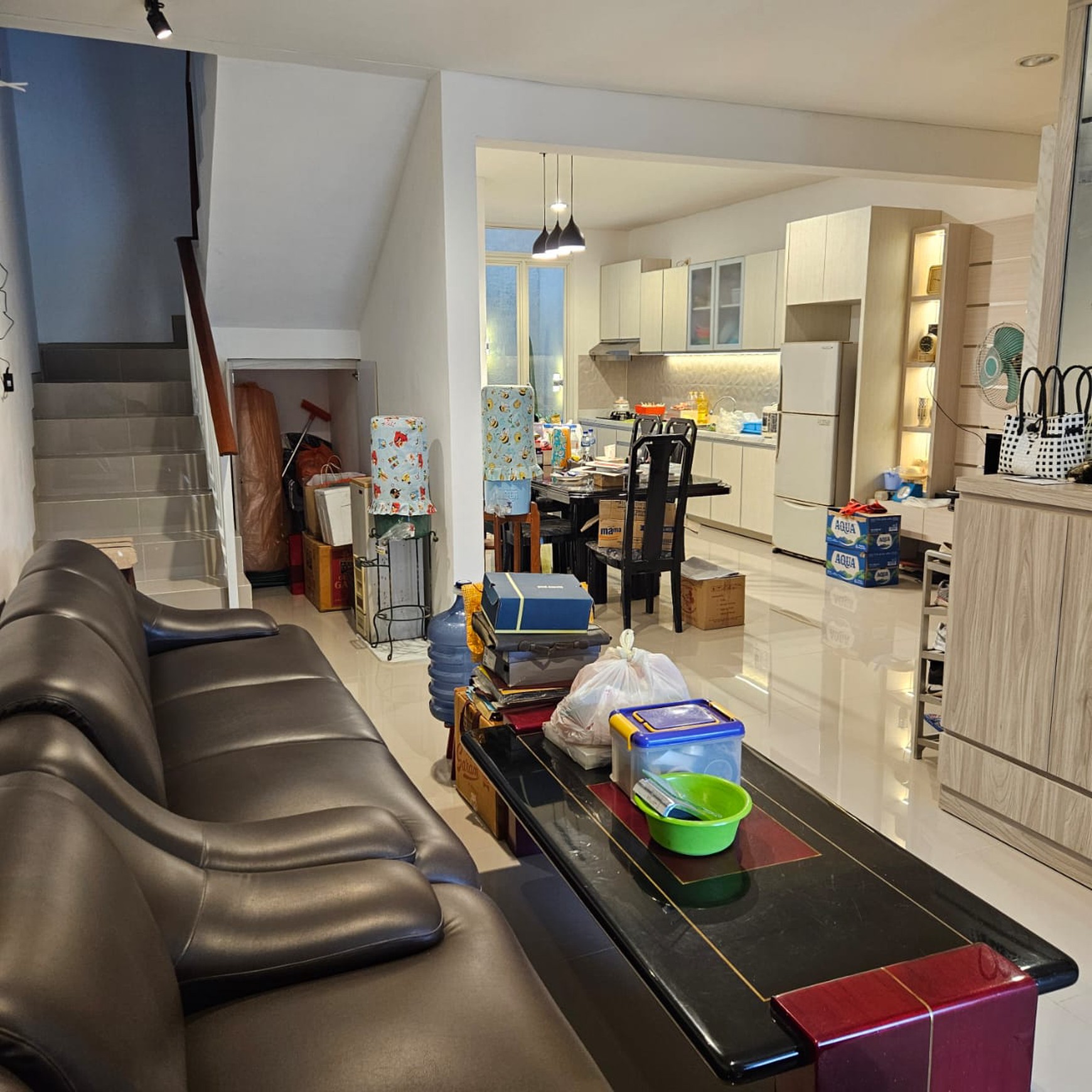Rumah Dijual Murah dan Furnished dengan Lokasi Strategis di GreenLake Citraland Surabaya Dekat dengan Pakuwon City dan Grand Pakuwon