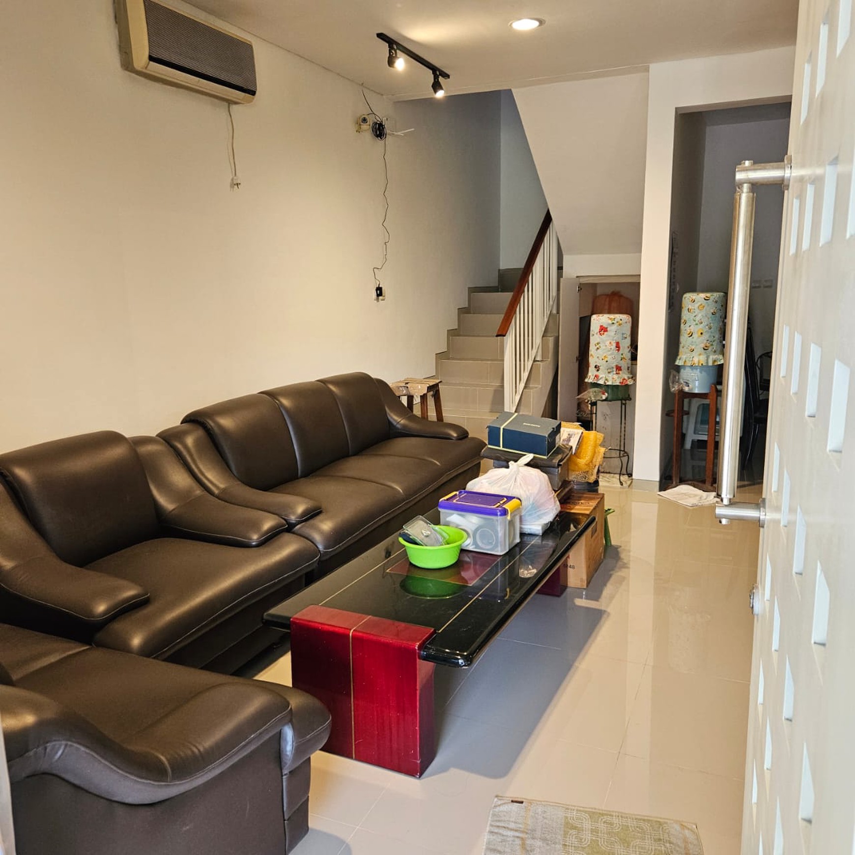 Rumah Dijual Murah dan Furnished dengan Lokasi Strategis di GreenLake Citraland Surabaya Dekat dengan Pakuwon City dan Grand Pakuwon