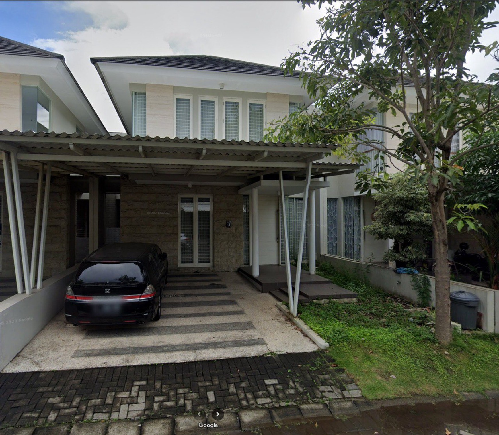 Rumah Dijual Murah dan Furnished dengan Lokasi Strategis di GreenLake Citraland Surabaya Dekat dengan Pakuwon City dan Grand Pakuwon