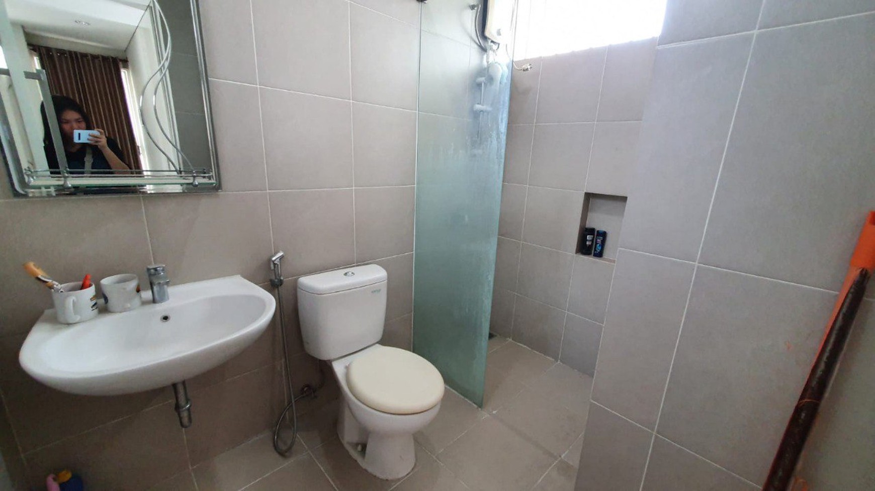Rumah Dijual Murah dan Furnished dengan Lokasi Strategis di GreenLake Citraland Surabaya Dekat dengan Pakuwon City dan Grand Pakuwon