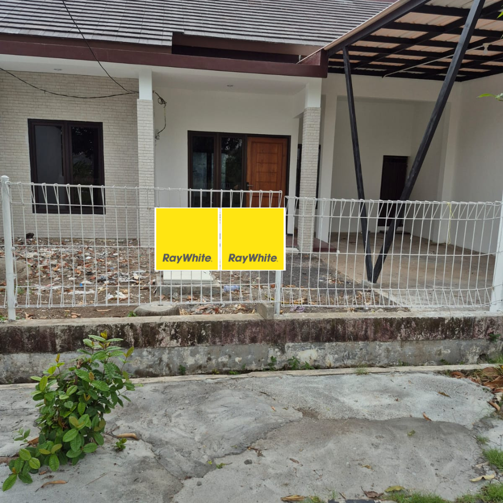 U! Rumah 1 Lantai di Surabaya Timur, Baru Renovasi, Lokasi Nyaman