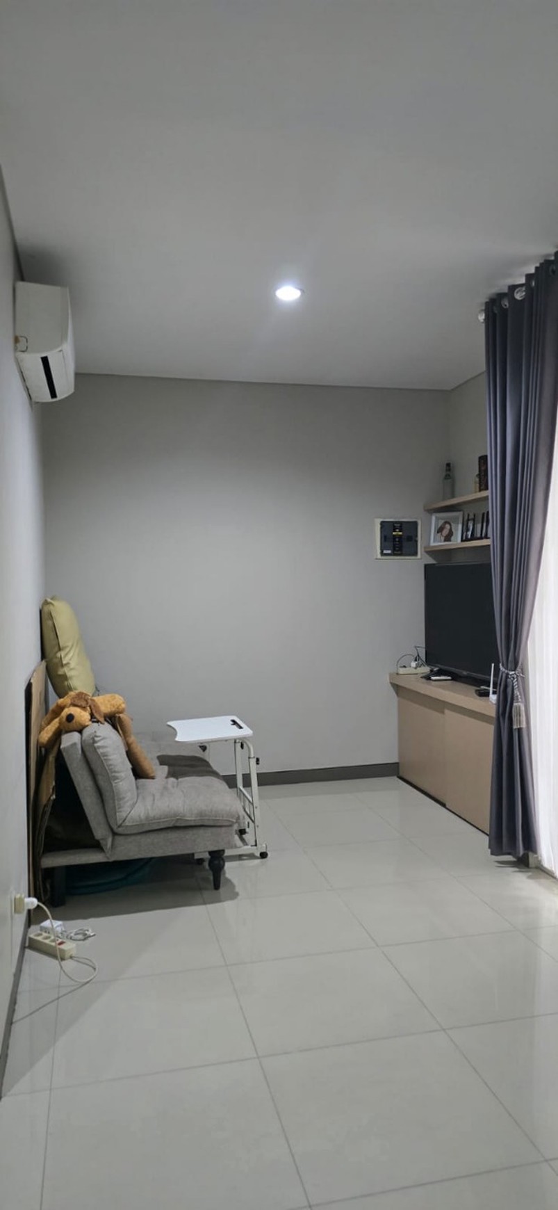 Rumah Dijual 2 Lantai Murah dan Furnished, Lingkungan Aman dan Nyaman di GreenLake Citraland Surabaya Dekat dengan Pakuwon City dan Grand Pakuwon