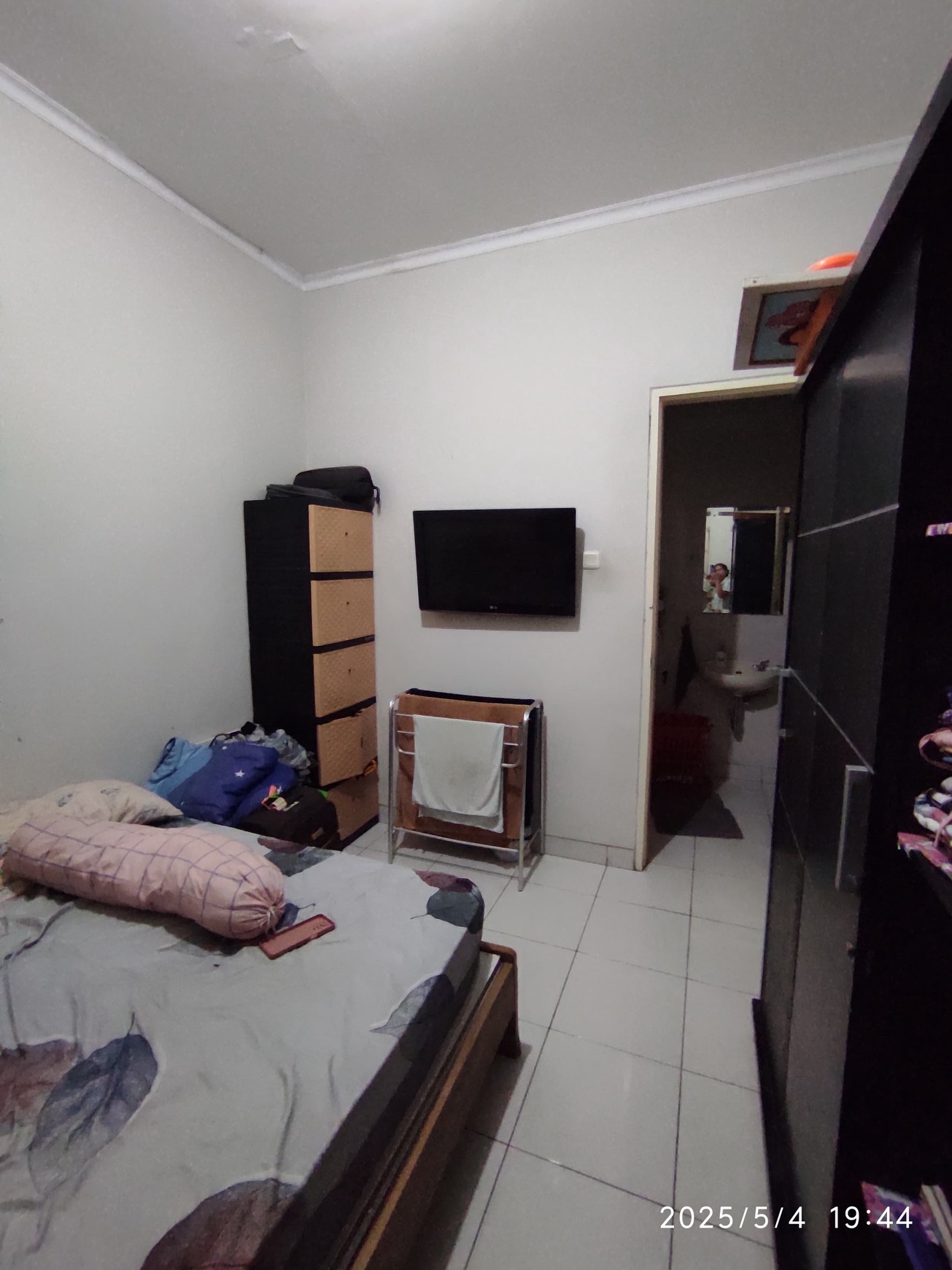 Rumah di Kota Wisata