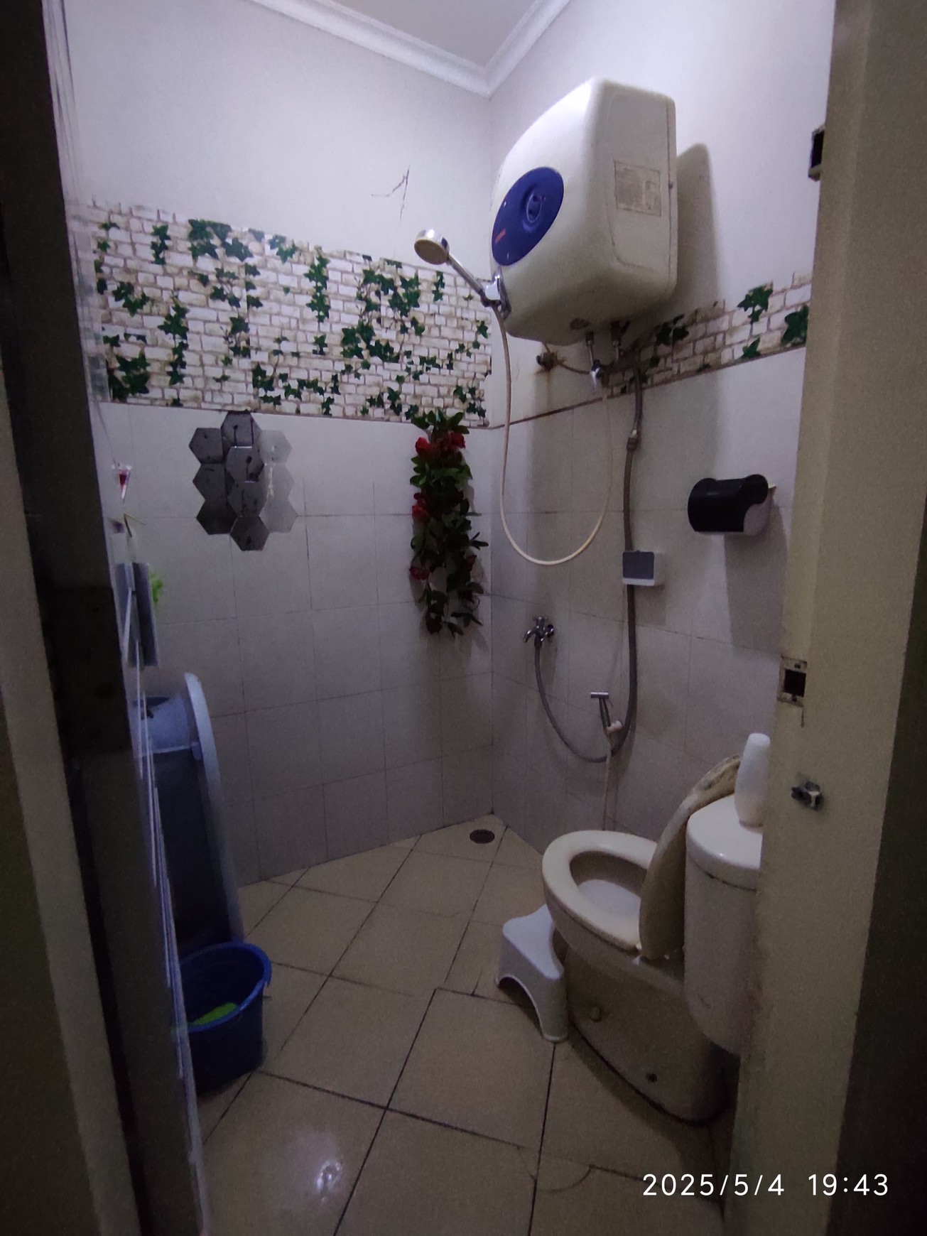 Rumah di Kota Wisata