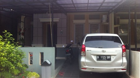 Rumah di Kota Wisata