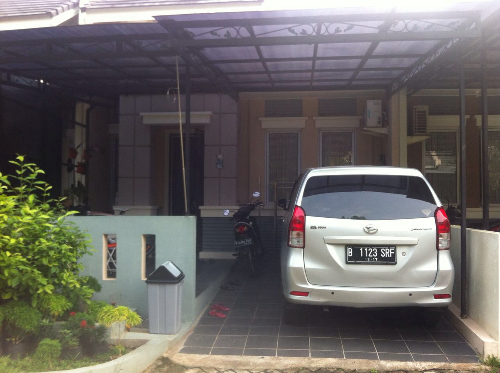 Rumah di Kota Wisata