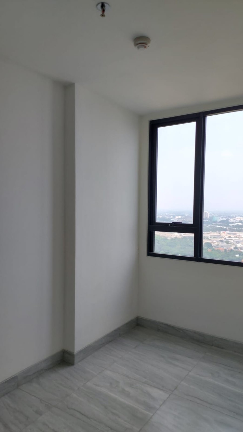 Dijual Apartemen Collins berada dijalan Boulevard Raya Serpong dan Bebas Banjir
