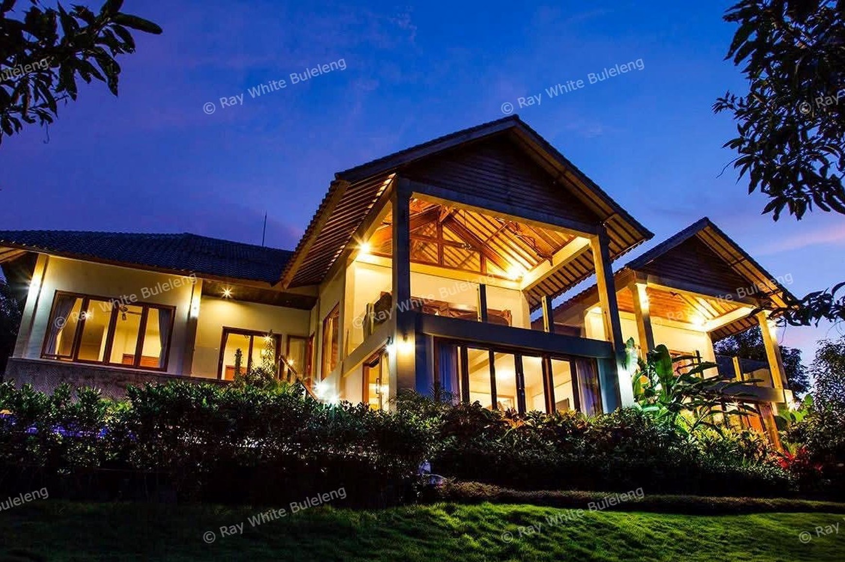  Hillside Villa with Ocean View