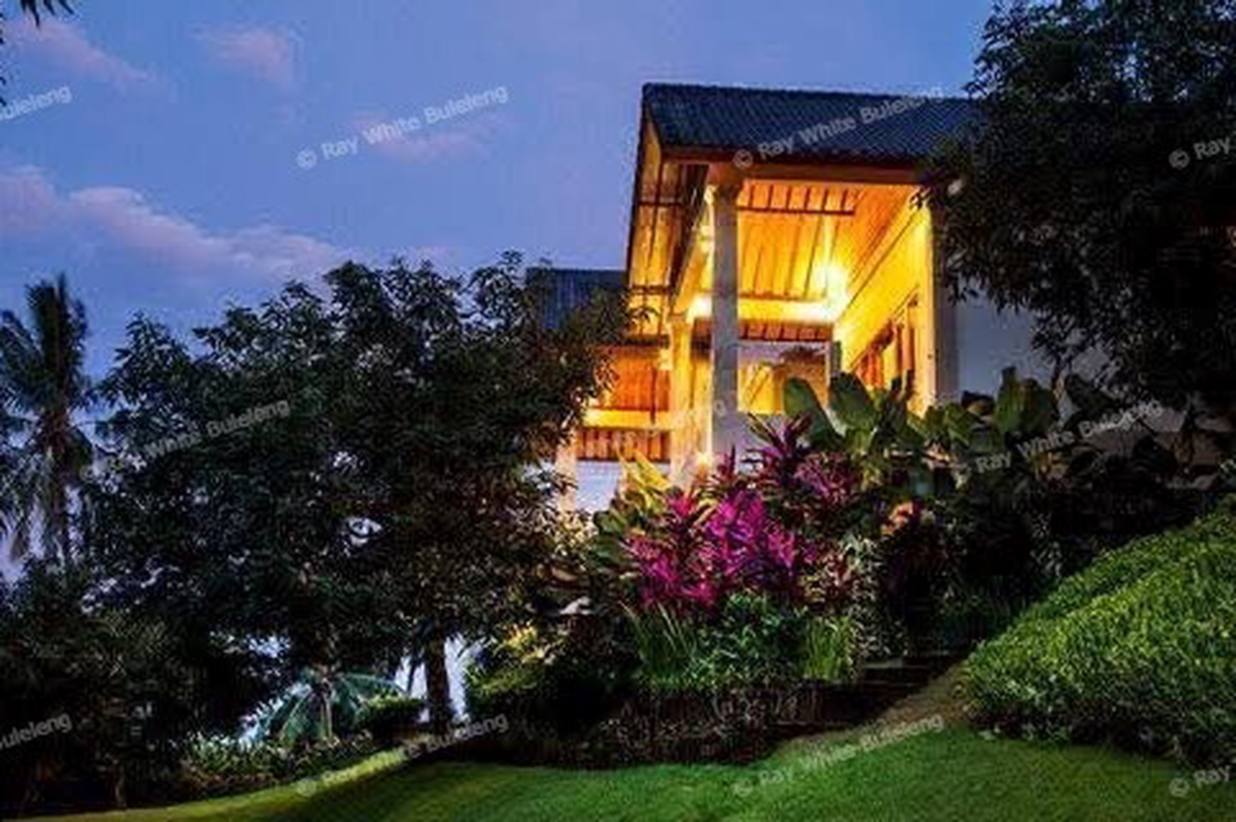  Hillside Villa with Ocean View