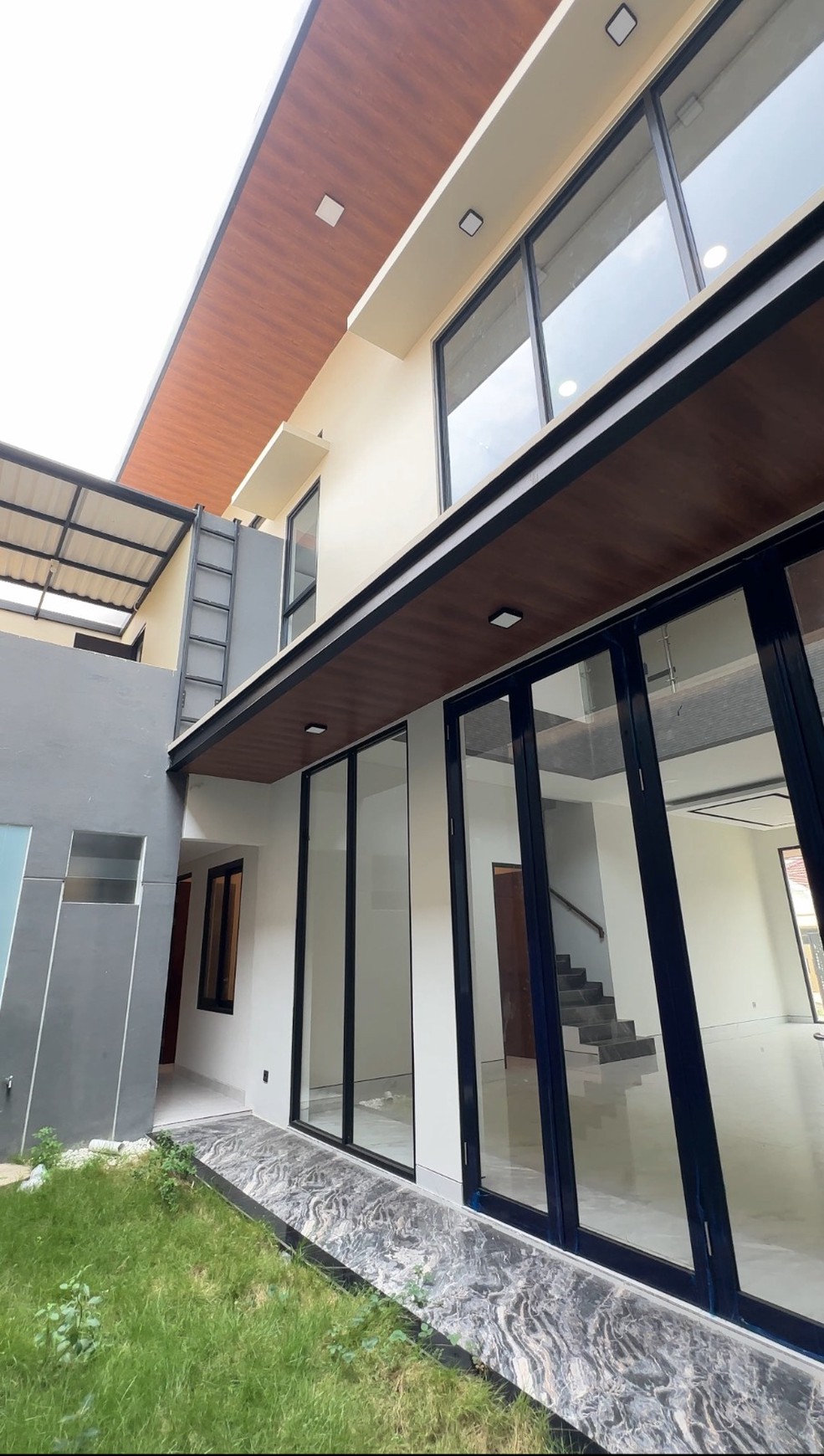 DIJUAL RUMAH BARU MINIMALIS Kertajaya Indah Timur