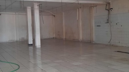 Disewa Ruko ex Showroom Lokasi di Jl. Margonda Depok