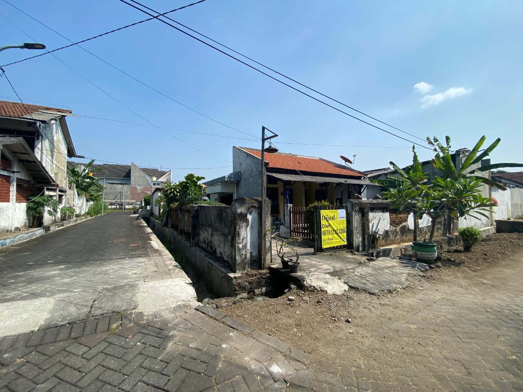 Beli Tanah Bonus Rumah! Dijual Rumah Hook Hitung Tanah Di Gayungsari