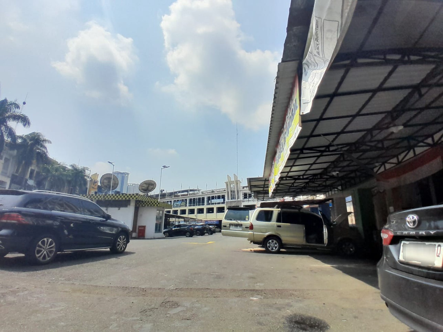 Ruko 4 Lantai Strategis di Cibubur Point Automotive Centre Cocok untuk Usaha Sparepart, Aksesoris Mobil, atau Kantor