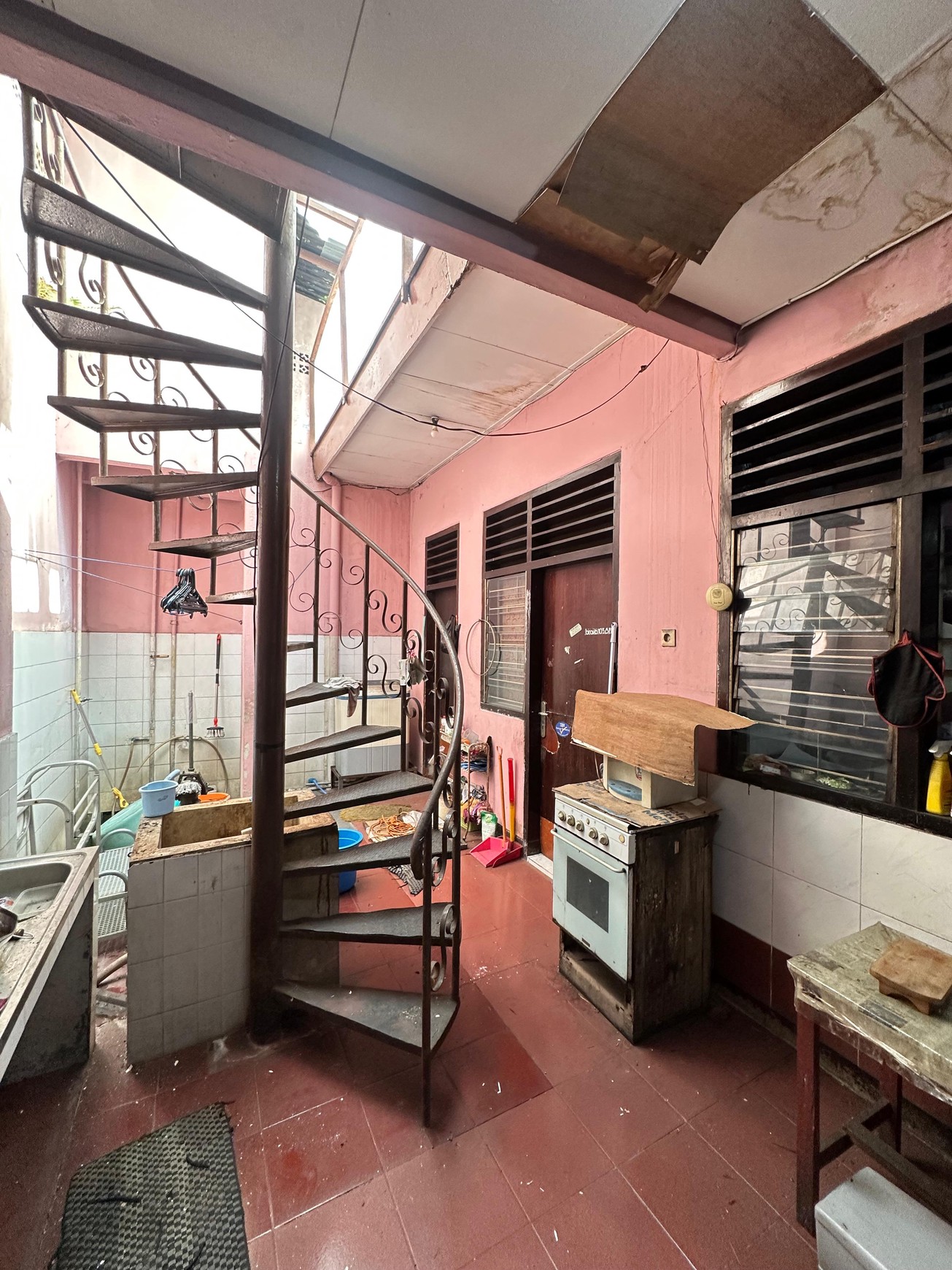 Rumah Classic 2 lantai di Bendi Raya Kebayoran Lama 
