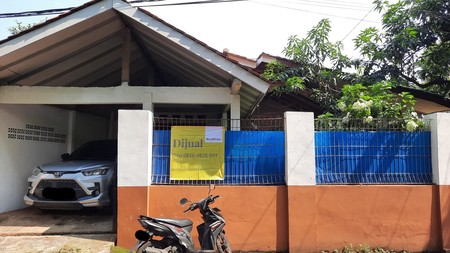 Dijual Cepat Rumah Luas 2 Lantai + 9 Unit Kontrakan dengan Kamar Mandi Dalam Tiap Unit. 