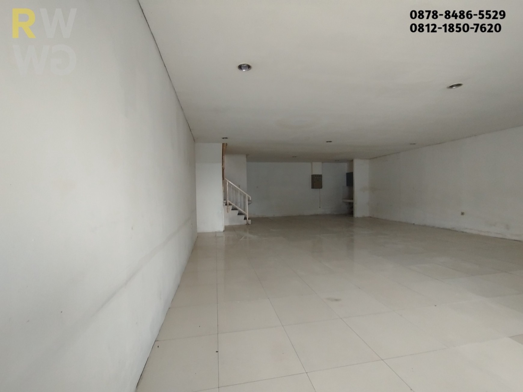 Disewakan Ruko Strategis 2 Lantai di Grand Wisata - Terdepan, Luas, dan Dekat Tol!