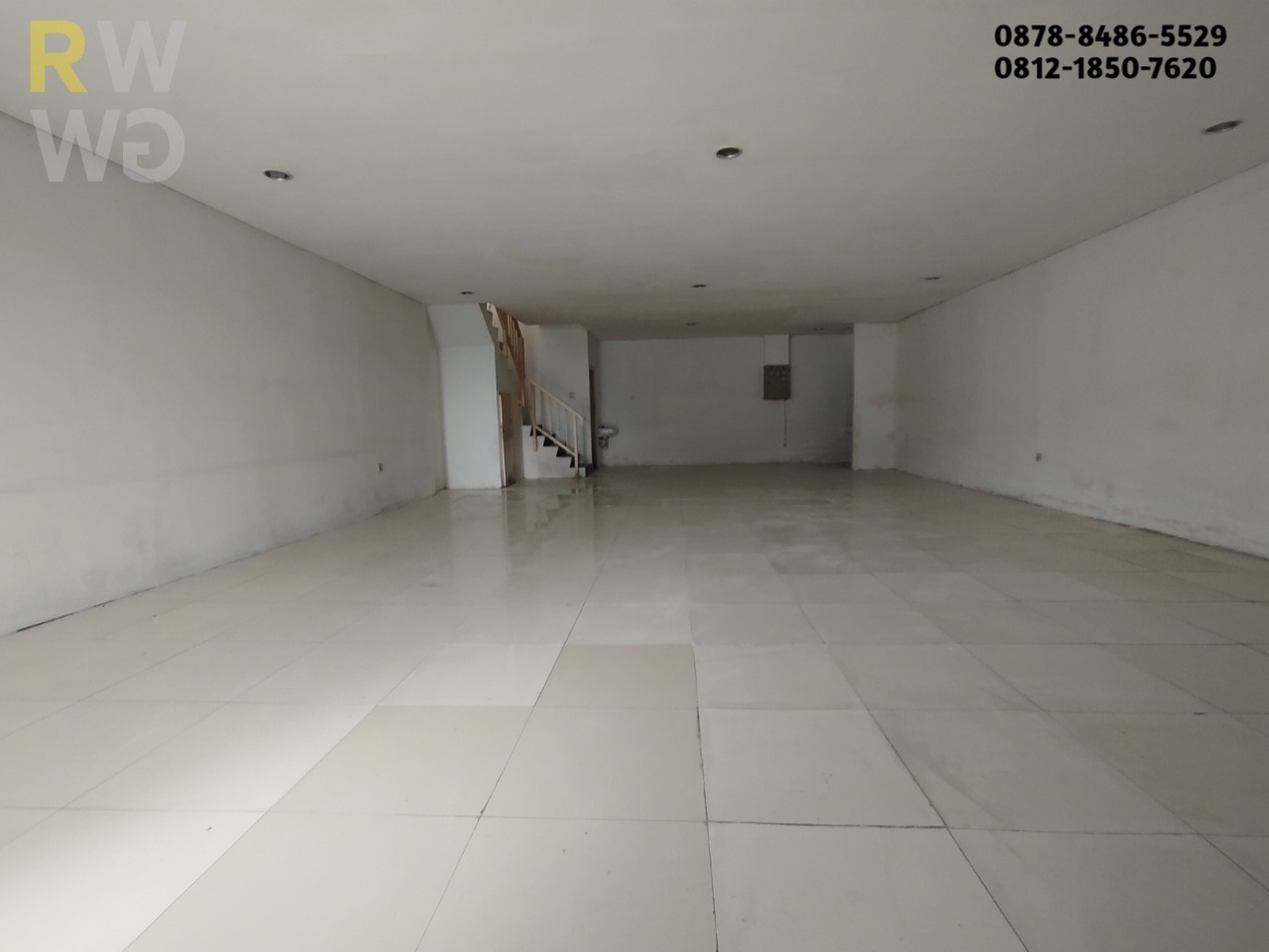 Disewakan Ruko Strategis 2 Lantai di Grand Wisata - Terdepan, Luas, dan Dekat Tol!