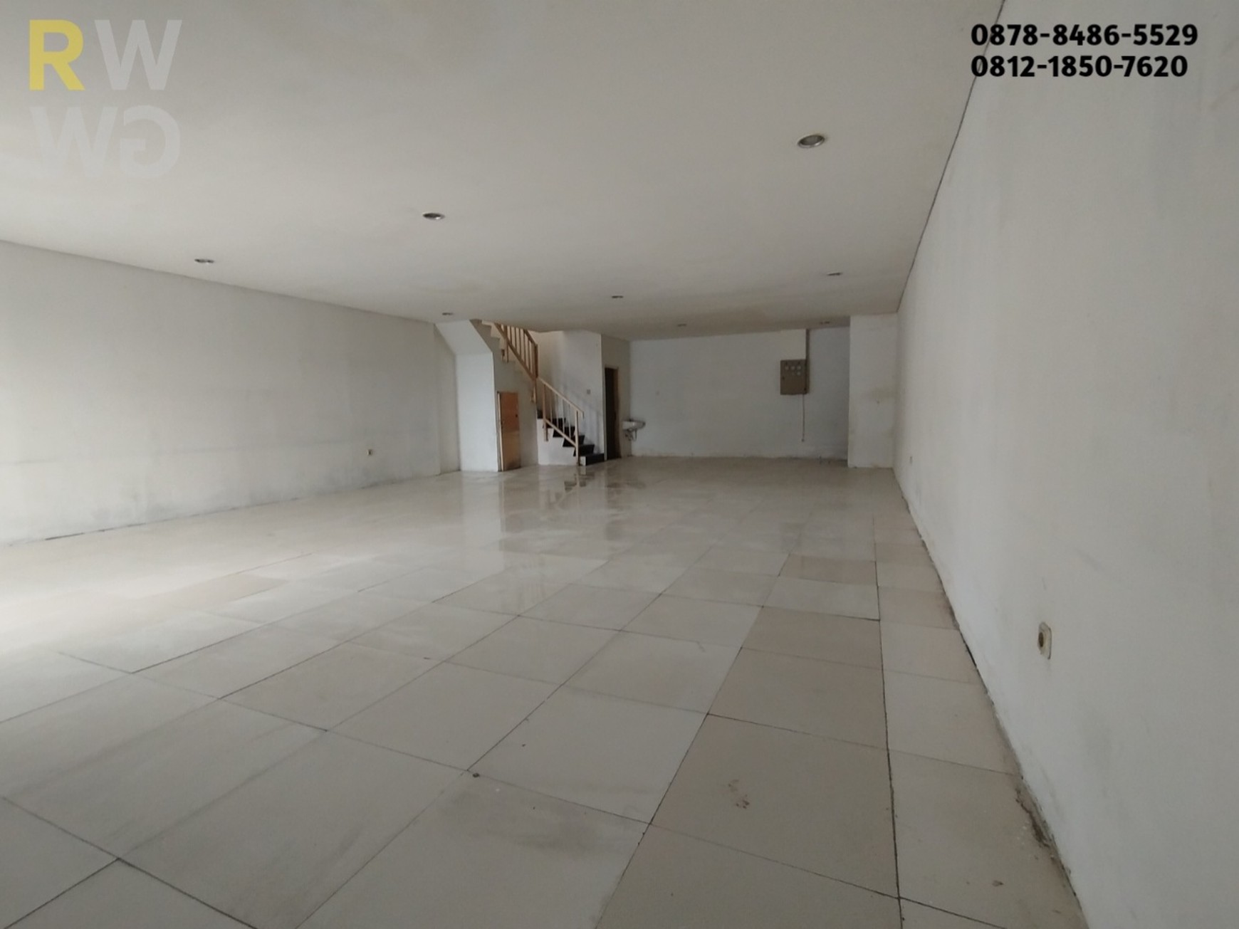 Disewakan Ruko Strategis 2 Lantai di Grand Wisata - Terdepan, Luas, dan Dekat Tol!