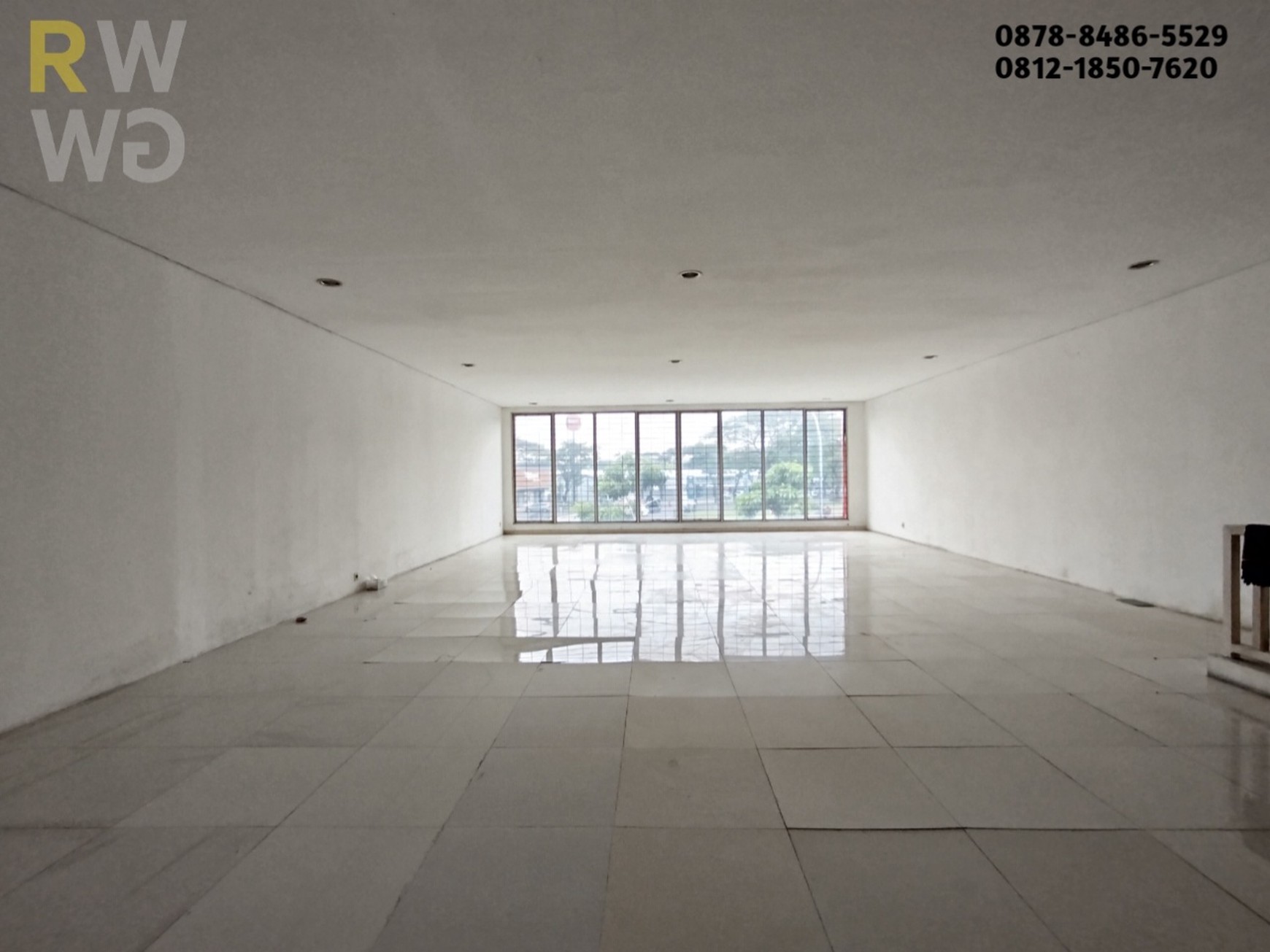 Disewakan Ruko Strategis 2 Lantai di Grand Wisata - Terdepan, Luas, dan Dekat Tol!