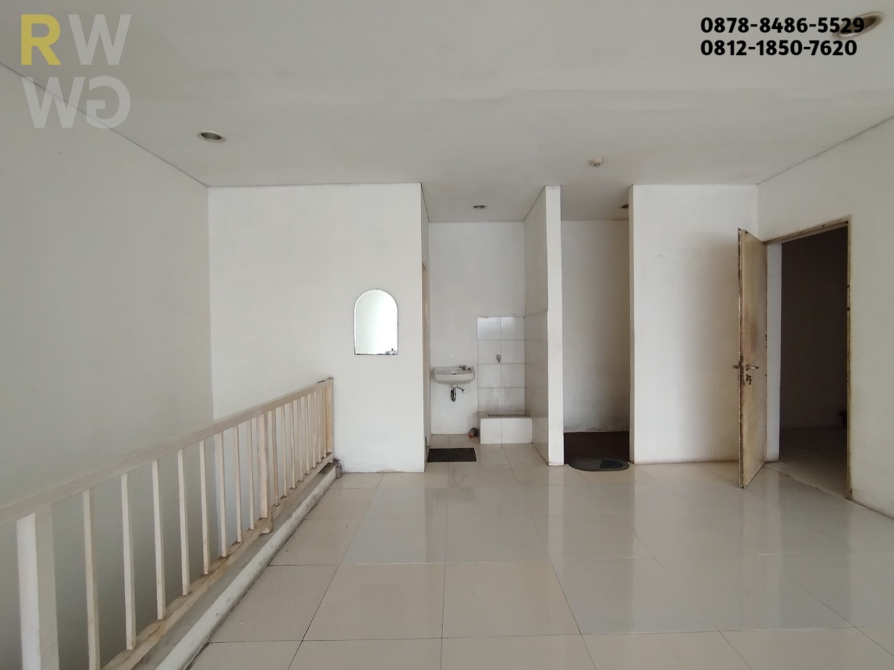 Disewakan Ruko Strategis eks Bank Mandiri 2 Lantai di Grand Wisata