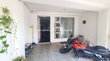 Rumah 3 Lantai Cocok Dibangun Sebagai Kost di Blok A Kebayoran Baru