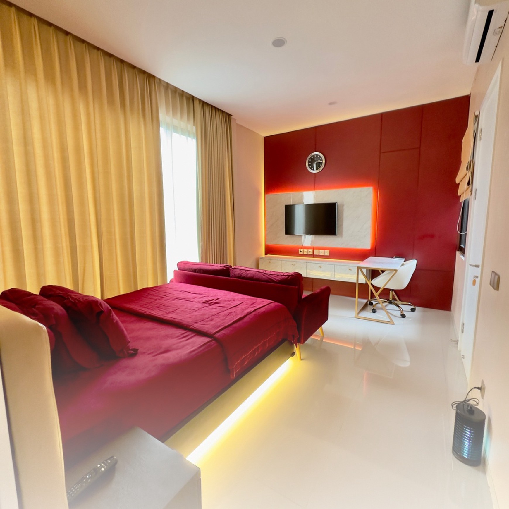 Rumah Bagus, Terawat dan Siap Huni Asri di Discovery Amore, Bintaro Sektor 9