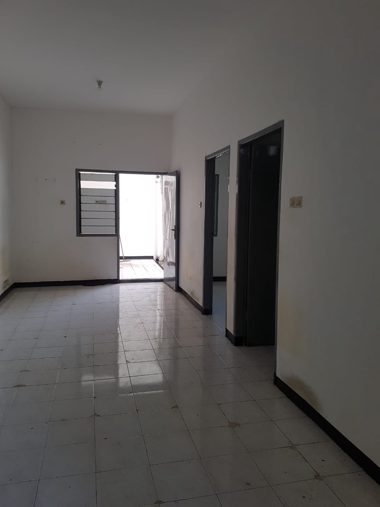 Jual rumah jalan Semolowaru Timur Surabaya