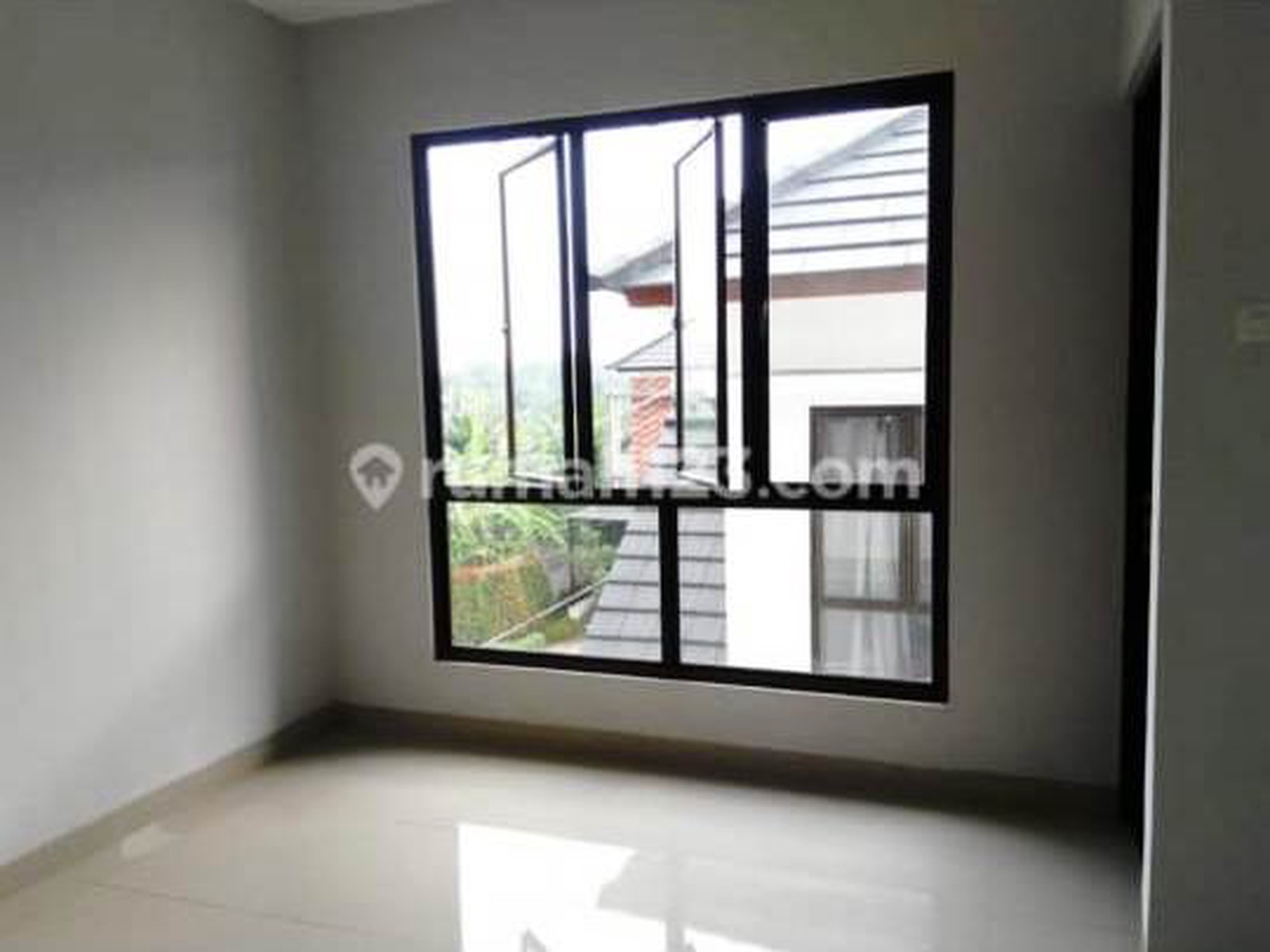 Rumah Cantik, Siap Huni di Ciputat.