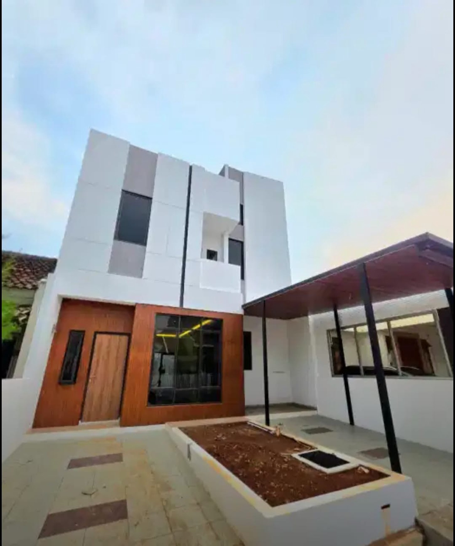 Rumah 4 lantai, Brand New dalam Cluster di Graha Bintaro