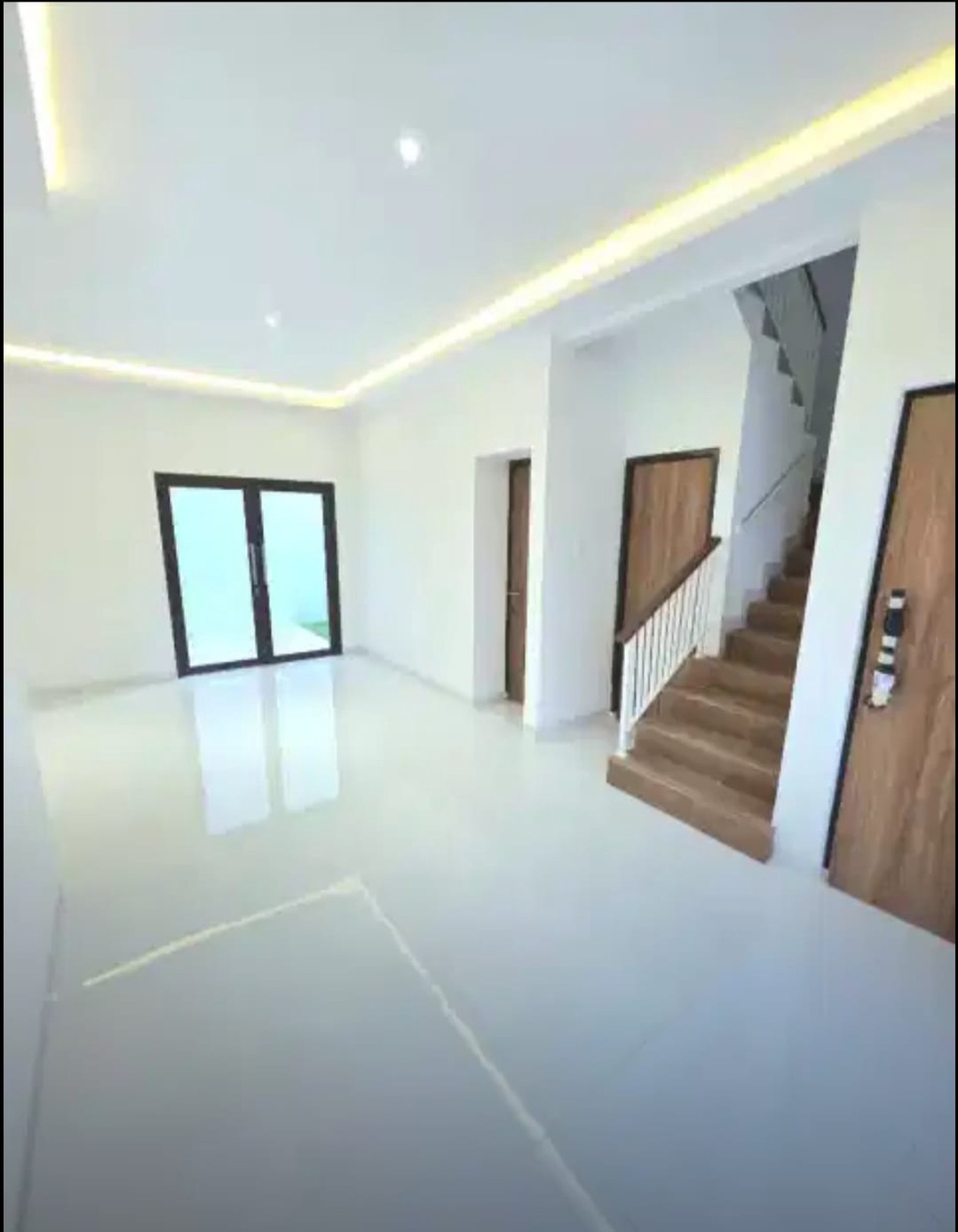 Rumah 4 lantai, Brand New dalam Cluster di Graha Bintaro