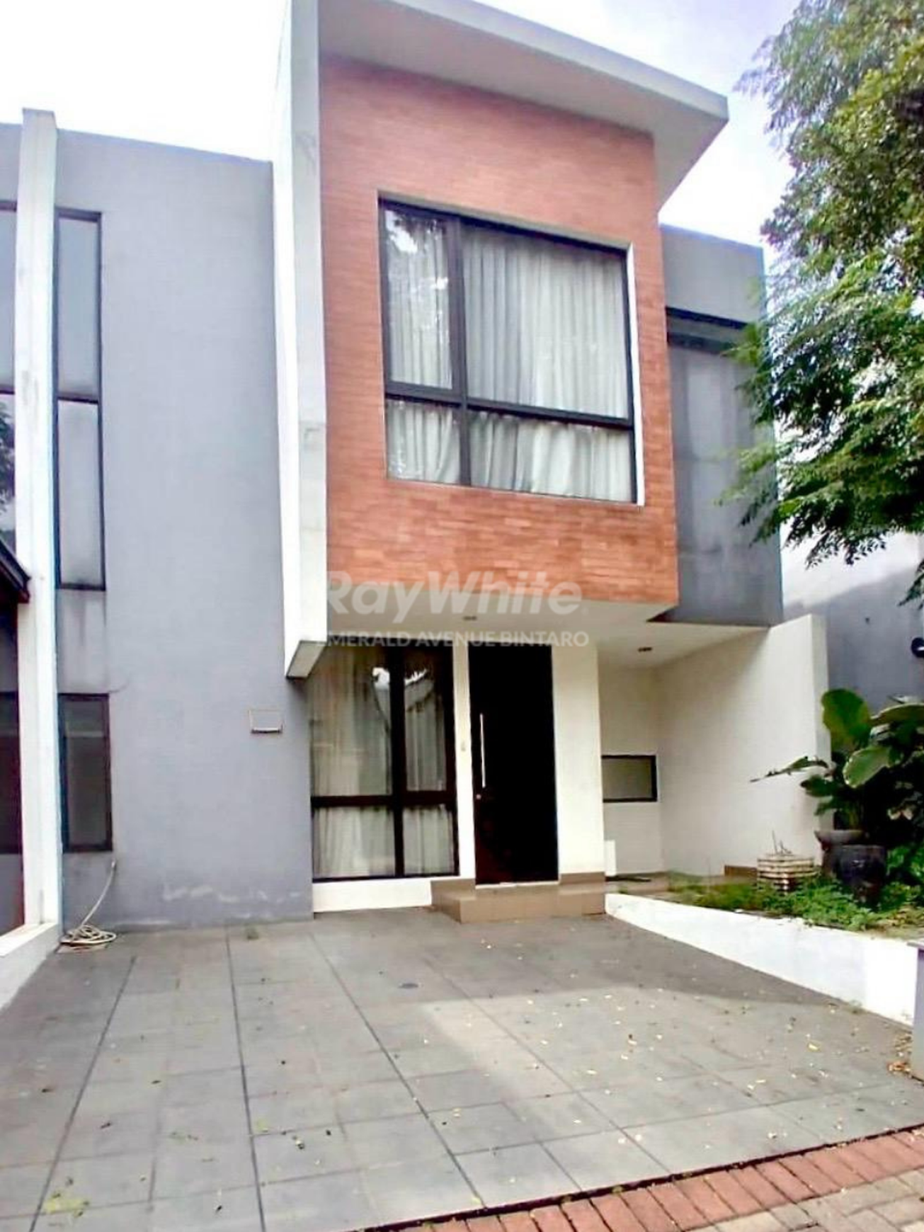 Rumah 2 Lantai 3 Kamar 2 Carport Mobil masih ada Taman Di Kebayoran Harmony Bintaro Jaya Sektor 7