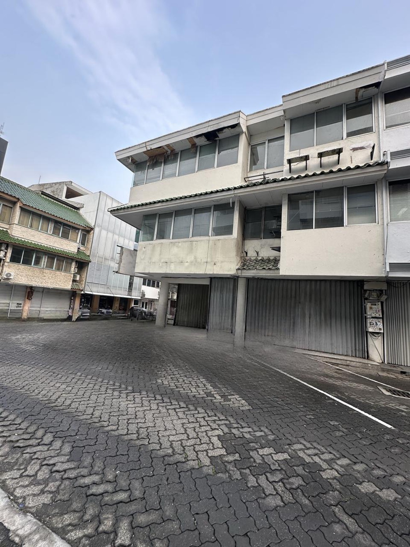Ruko 3 Lantai Ex Kantor di Kebayoran Baru Jakarta Selatan
