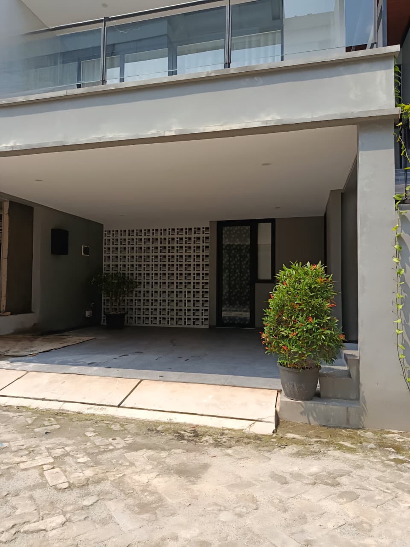 Dijual Rumah 97% Baru Di Daerah Ampera Dekat Sekolah SMA Sumbangsih