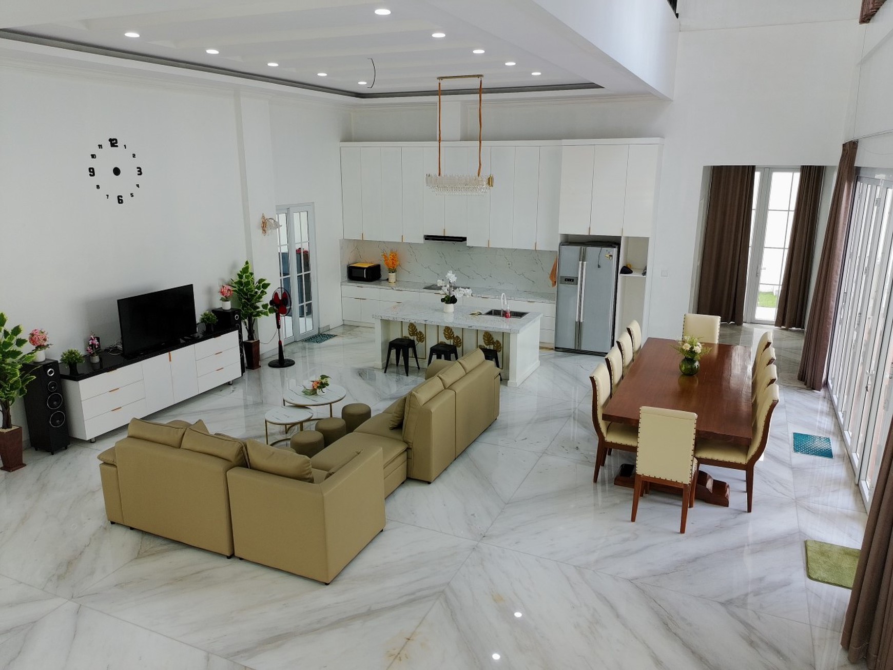 Rumah Hoek Golf Mediterania 2, Jl Priangan Golf, Sentul City