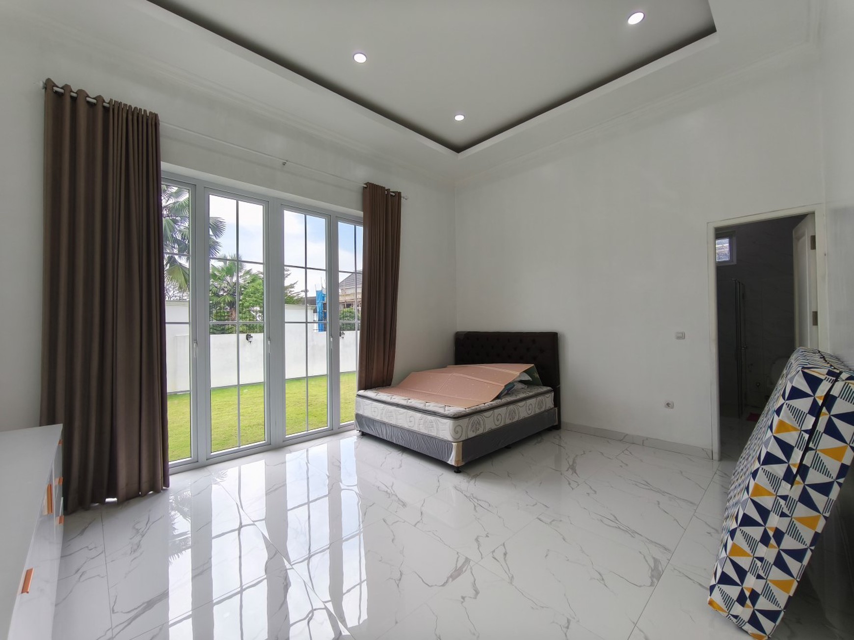 Rumah Hoek Golf Mediterania 2, Jl Priangan Golf, Sentul City