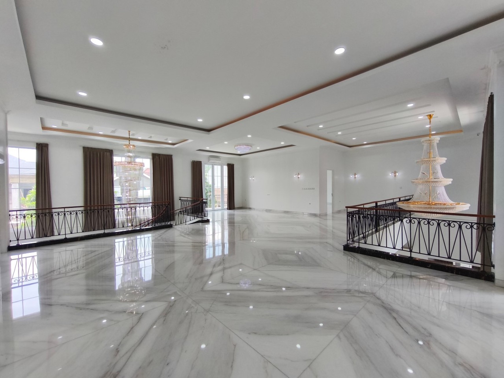 Rumah Hoek Golf Mediterania 2, Jl Priangan Golf, Sentul City